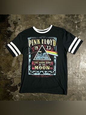 MEDIUM Liquid Blue Pink Floyd “The Dark Side Of The Moon” tee